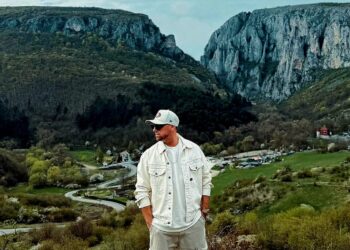 ANER, clipe de poveste acasă: Imaginile spectaculoase cu care artistul din Turda și-a cucerit fanii în prag de Paște (VIDEO)