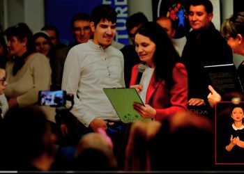 Lecție de empatie la „Fără Prejudecăți”: Elisabeta Dandoczi și echipa „O zi pentru oameni”, despre lupta pentru incluziune și sprijin mobil