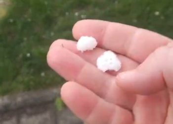 Prima ploaie cu gheață din acest an, la Micești!