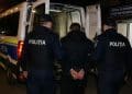 AGRESIUNE ȘI SECHESTRARE LA PĂDURENI: Bărbat arestat preventiv după ce și-a bătut și închis partenera în casă
